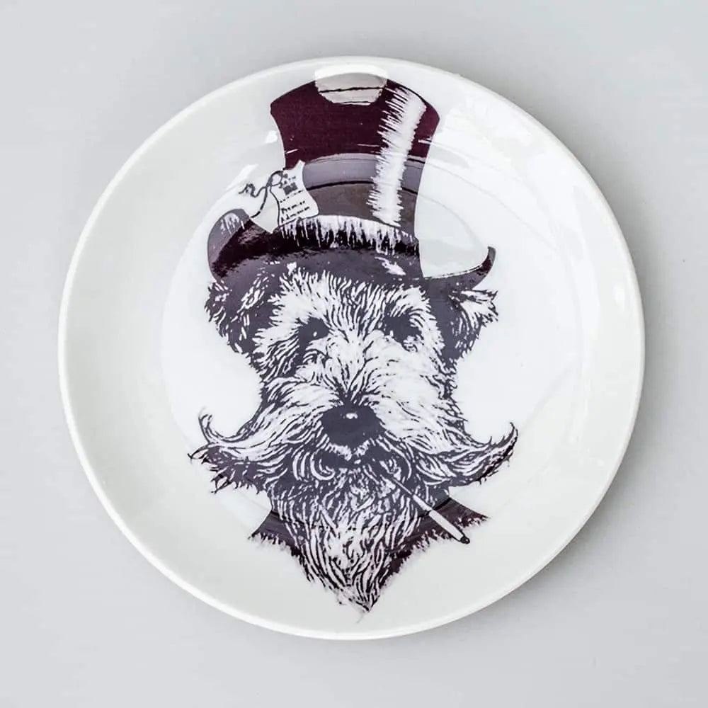 Dieser dekorative Teller mit Hundemotiv mit dem Motiv des Hunde-Gentlemans mit einem Zylinderhut in schwarz weiß sind der absolute Hingucker!