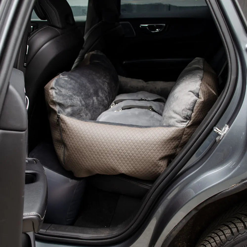 Die Luxus Variante unter den XXL Autositzen: Der "2XL Deluxe Grey" 4legs.de