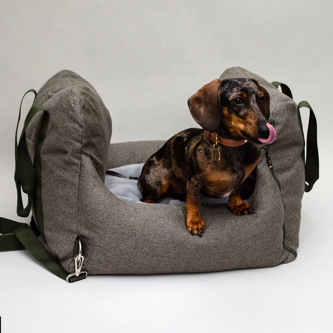 Premium Autositz für Hunde – „Travel Deluxe“ – Flanell - khaki 4legs.de